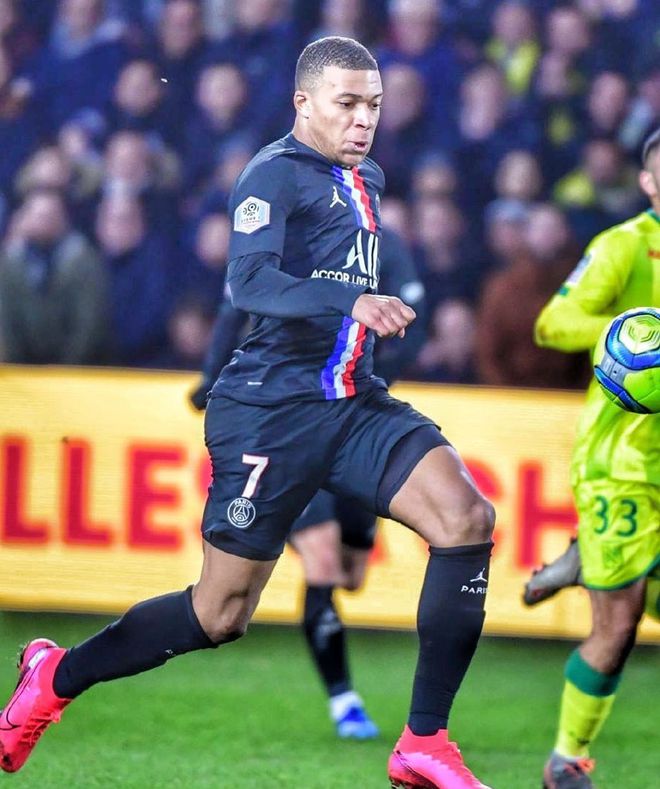 包含昂热遭遇连败，保级形势不容乐观的词条