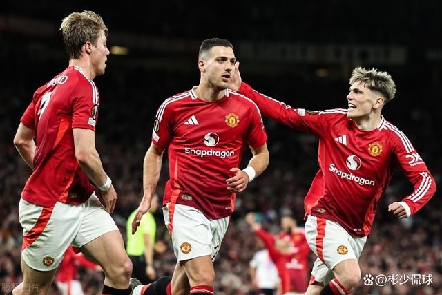 里昂主场逆转普瓦莱斯，继续追逐前四的简单介绍