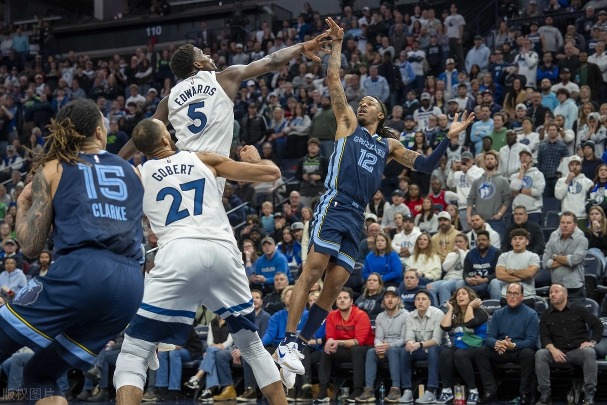 九游体育官网入口-比赛中的惊心动魄瞬间，让球迷们欲罢不能