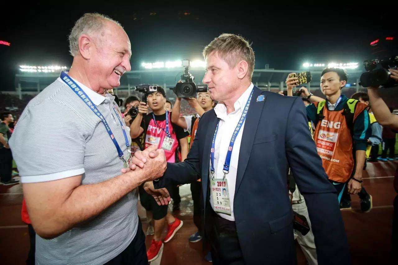 九游体育app-吉林球员展现犀利一击，领跑比赛