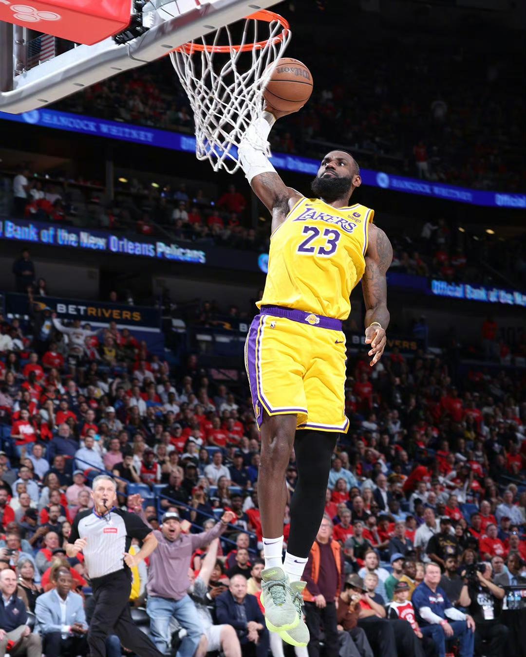 九游体育网页版入口-火箭以微弱优势险胜鹈鹕，惊险卫冕的简单介绍