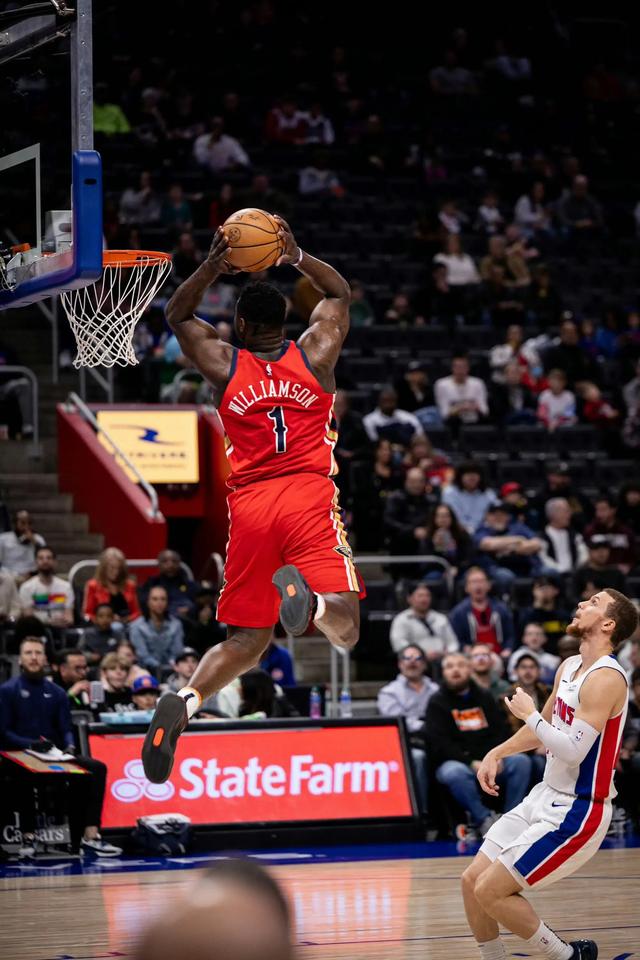 火箭以微弱优势险胜鹈鹕,惊险卫冕的简单介绍 火箭以微弱优势险胜鹈鹕,惊险卫冕的简单介绍