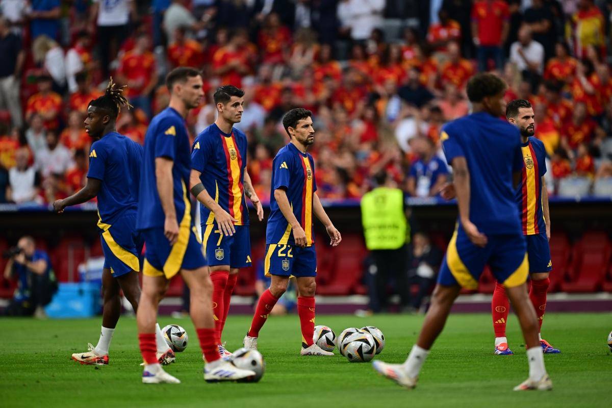 九游体育app下载-关于冠军奖杯曝光，球队全体成员备战冲击荣誉的信息