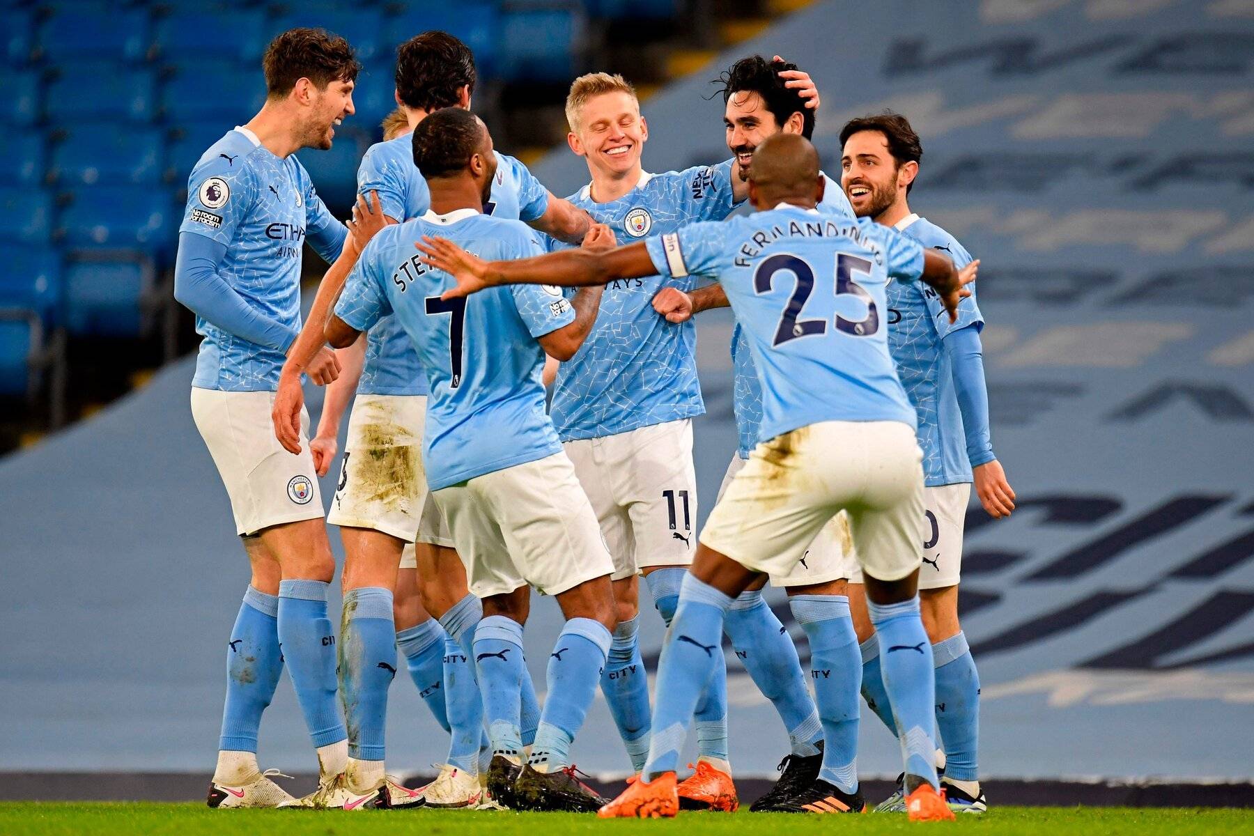 施华洛世奇主场大胜，稳固领先优势