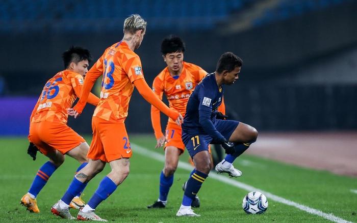 广州富力主场战胜对手,积分榜排名上升的简单介绍 广州富力主场战胜对手,积分榜排名上升的简单介绍