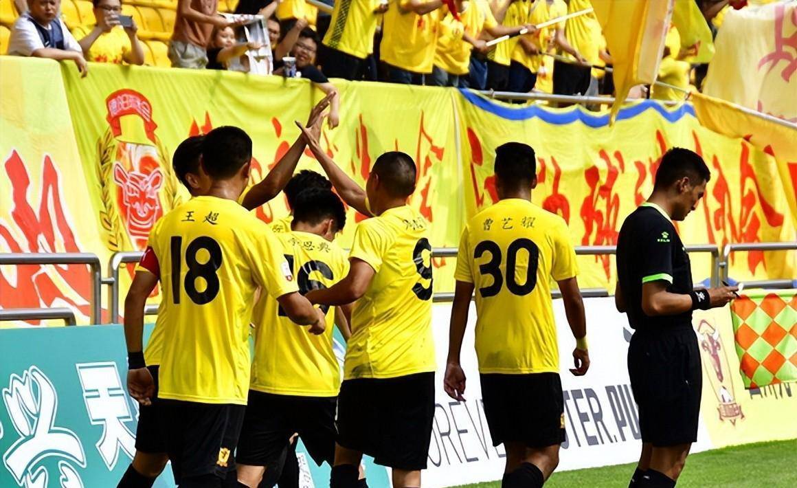 斯图加特遭遇背景困扰,球队面临解散危机 斯图加特遭遇背景困扰,球队面临解散危机