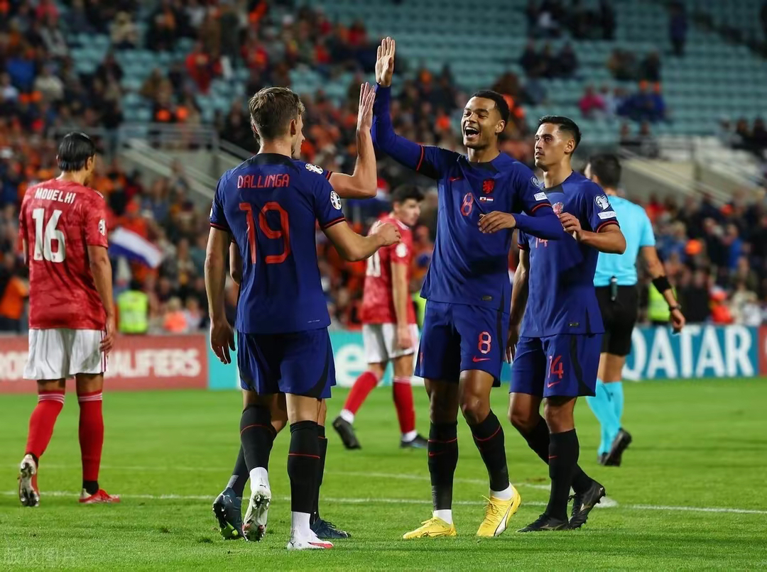 九游体育官方入口-包含对决上演！欧预赛擂台赛精彩不断，球队态势逐渐清晰的词条