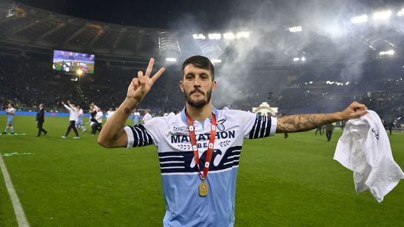 切沃官方宣布签约巴塞罗那前锋