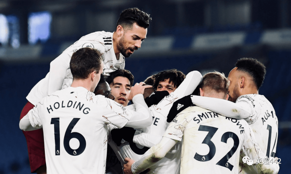 关于海菲尔德带球杀入禁区，富勒姆主场一胜的信息