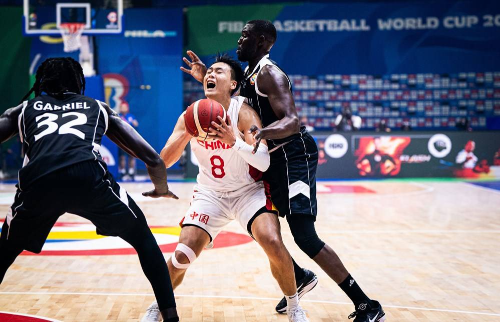 非洲篮球队迈进国家赛事夺冠赛道