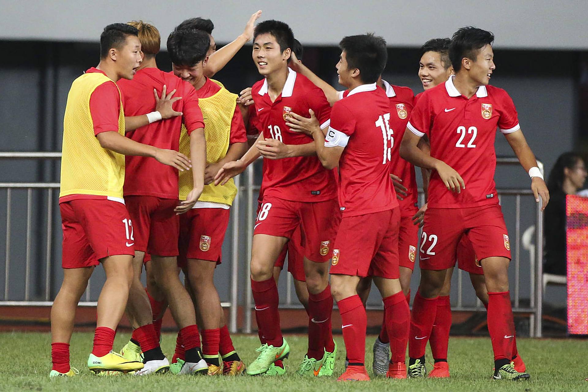 热血男足对抗赛激动人心令人震撼的简单介绍