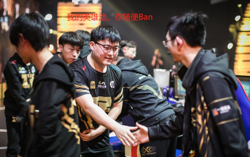 包含从战术角度看，ADC的地位正在回归的词条