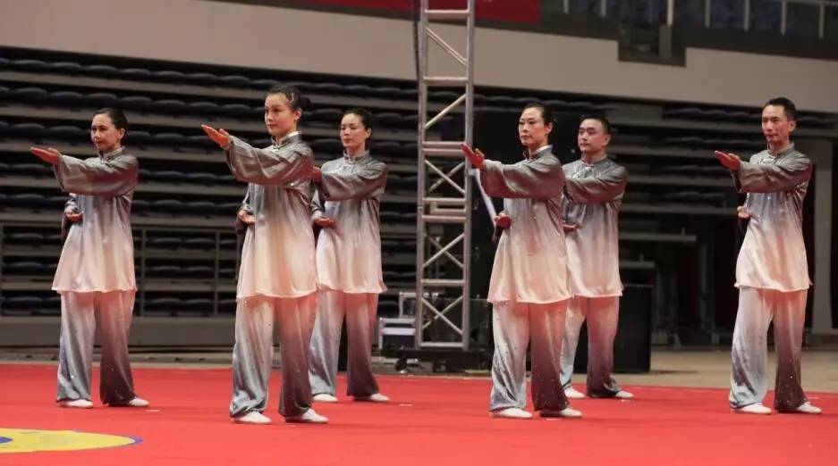 关于队员超水平表现，力压群雄夺魁的信息