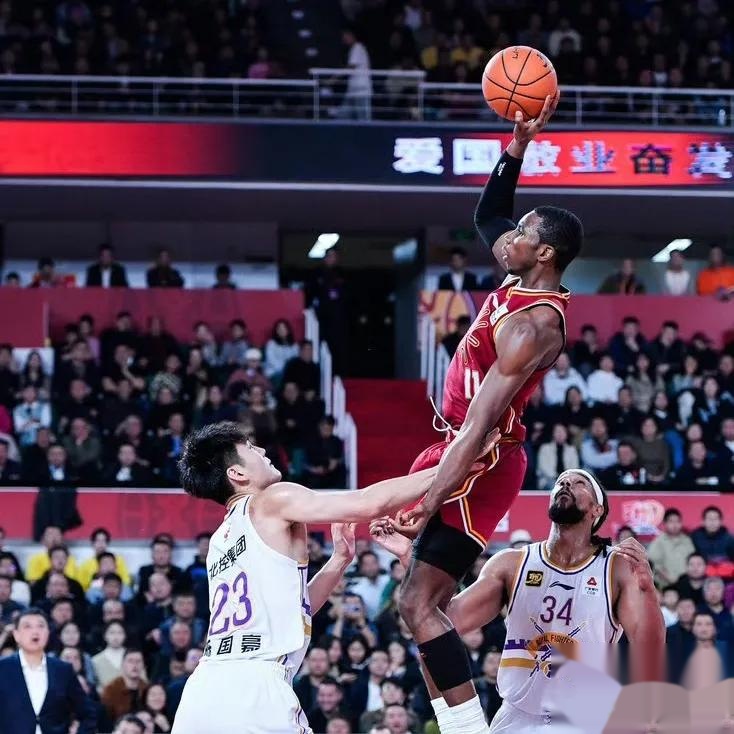 -小联赛队伍表现抢眼，或许是未来的黑马